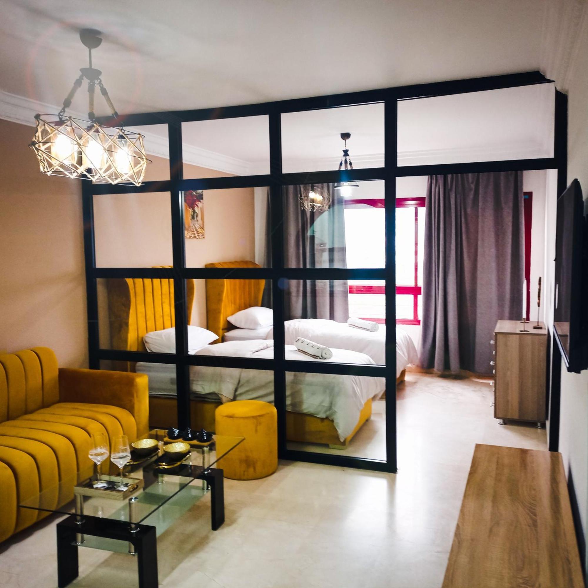 Moderne Appartement Au Plein Centre-Ville En Face Hilton & La Gare De Train Tgv Avec Climatisation Tanger Eksteriør billede